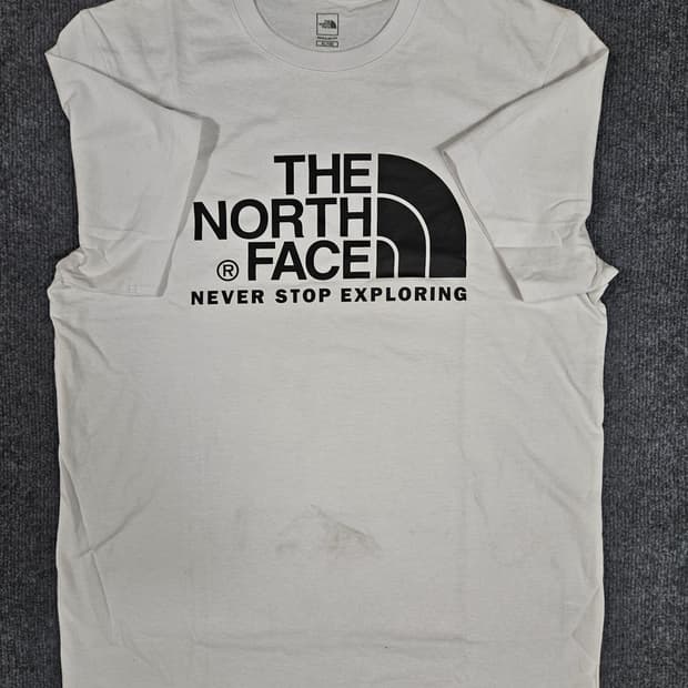노스페이스 데이 눕시 화이트 반팔 라운드티(급처)