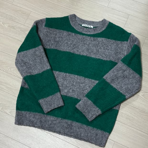 수아레 브러쉬 스트라이프 니트M