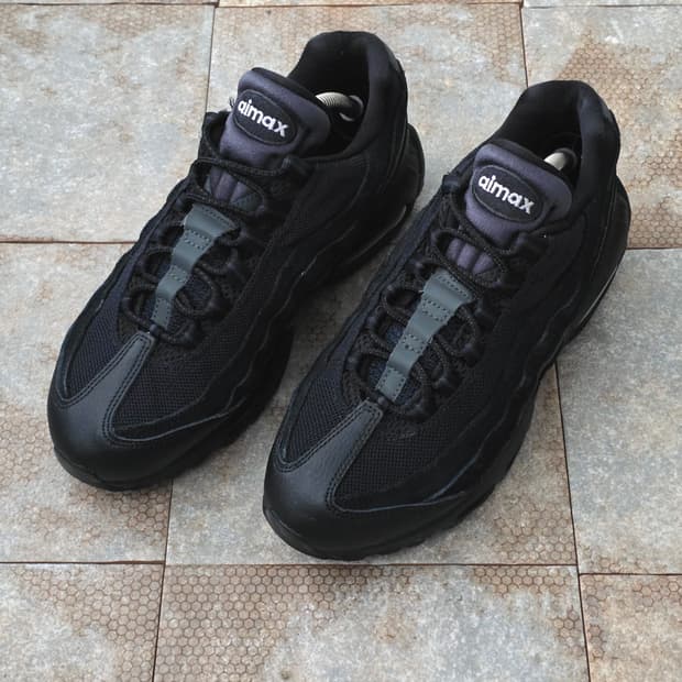 (250)나이키 에어맥스 95 에센셜 트리플 블랙