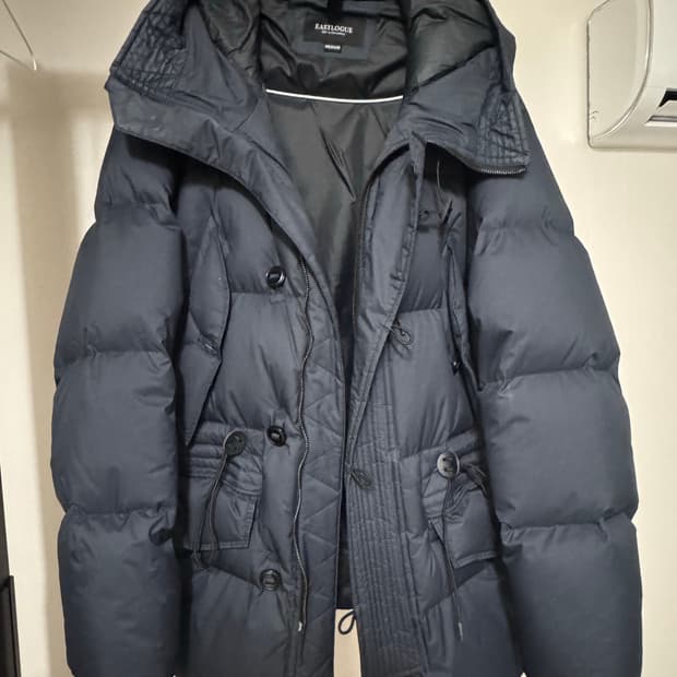23fw 이스트로그 패딩 팝니다. (중고)
