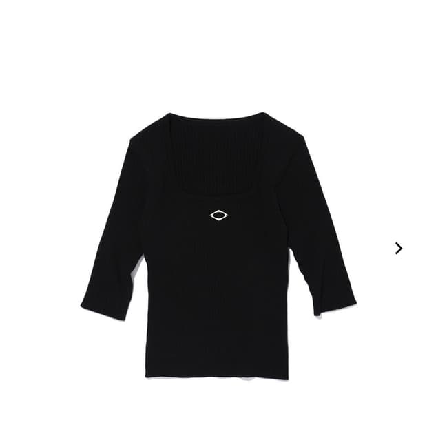 미스치프 스퀘어넥 니트