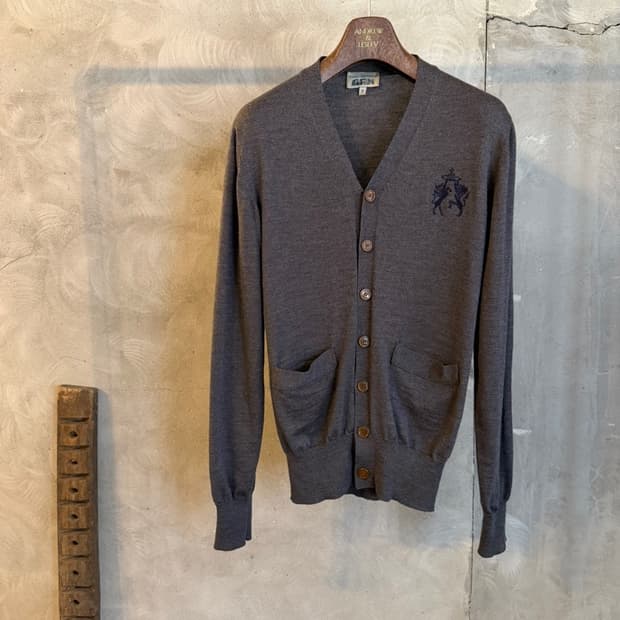 비비안 웨스트우드 클래식 가디건 100