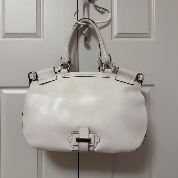 Salvatore Ferragamo ๊ฐ์น๋ ์์ด๋ณด๋ฆฌ