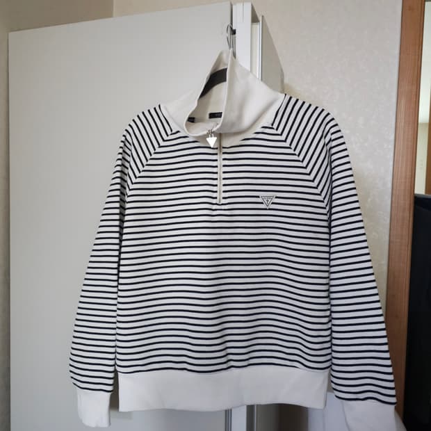 게스 스트라이프 기모 반집업 맨투맨