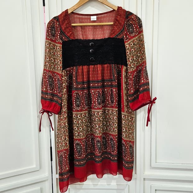 엑시즈팜(Axes femme) 보헤미안 페이즐리 쉬폰 원피스