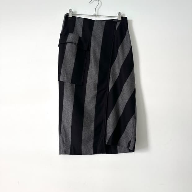 IT MICHAA pattern pocket skirt