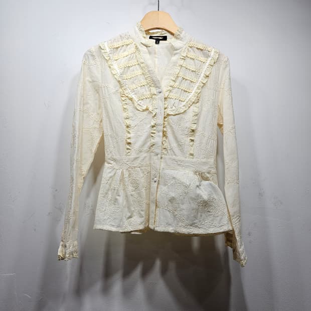 아이보리 고급스러운 레이스 블라우스 [미사용]