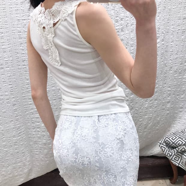 Back crochet sleeveless