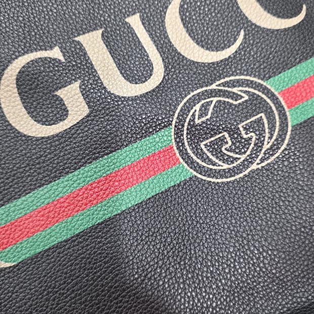 구찌 가죽 클러치백