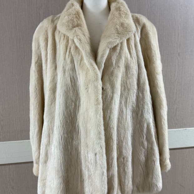 진도 아메리칸퍼워드 아이보리 밍크코트