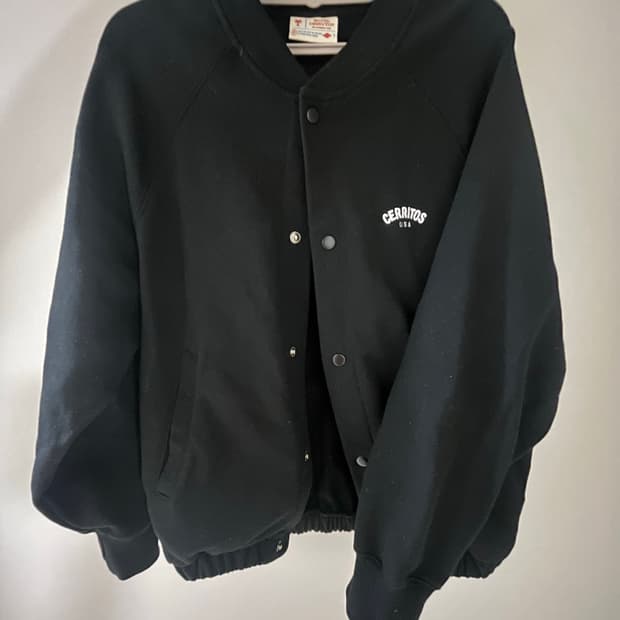 호텔 세리토스 자켓