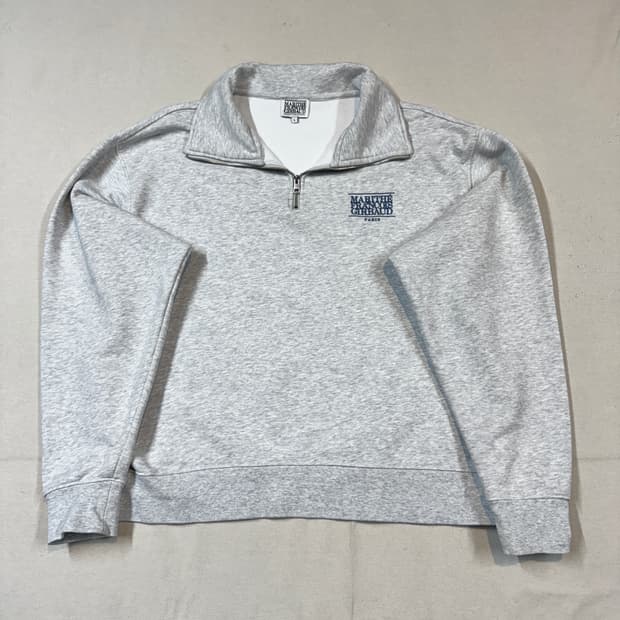 L) 마리떼 프랑소와 저버 로고 반집업 그레이