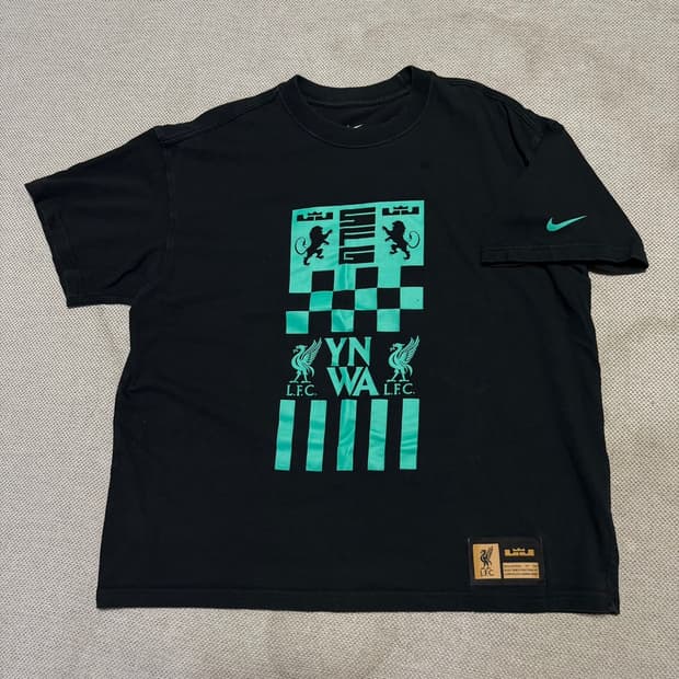 나이키 리버풀 x 르브론 반팔 티셔츠