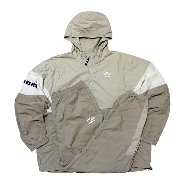 엄브로 컬러블럭 베이지 후드 아노락 트레이닝 세트