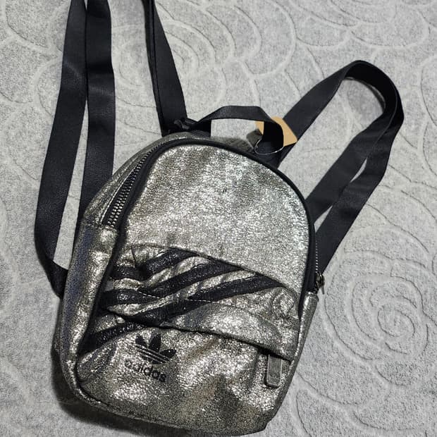 //아디다스 실버 미니 백팩