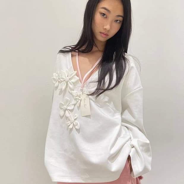 9266studio 플라워 네임택 롱슬리브 티셔츠