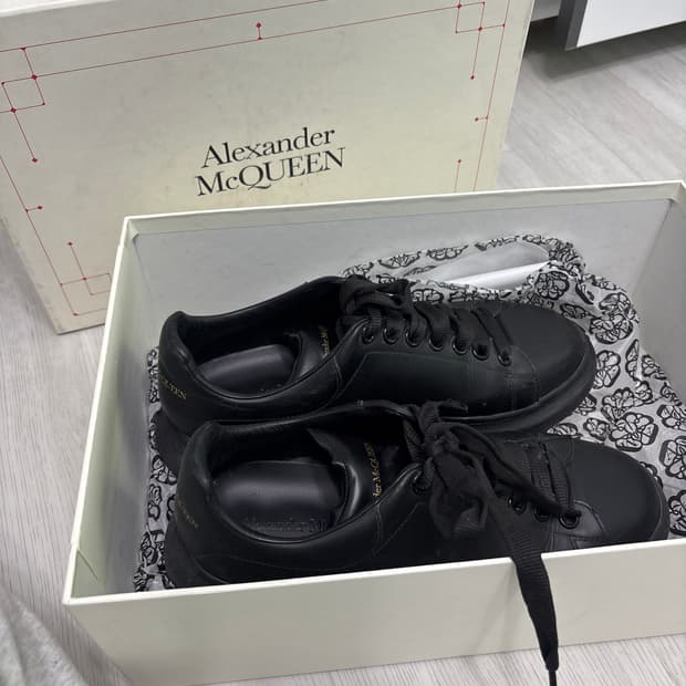 알렉산더 멕퀸 41사이즈 s급