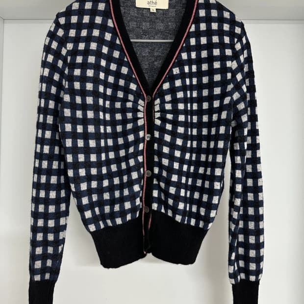 [아떼바네사브루노] 여성 V넥 가디건