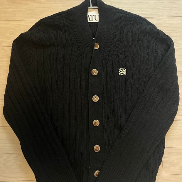  세터 파로 오버 사이즈 부클 가디건 클래식 블랙 m