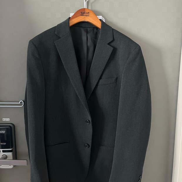 무신사 스탠다드 오버핏 블레이저 차콜