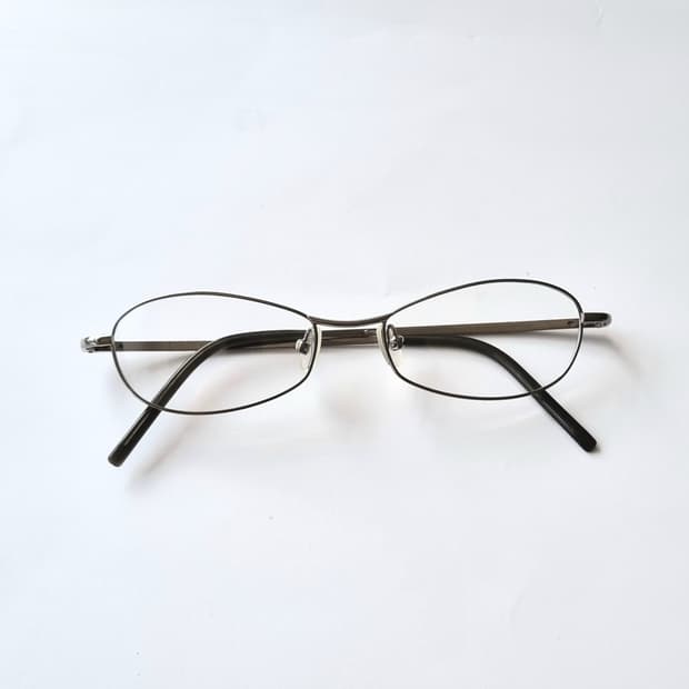 데드스탁 지적인 무드 Y2K 긱시크 슬림 타원형 메탈 안경테 668