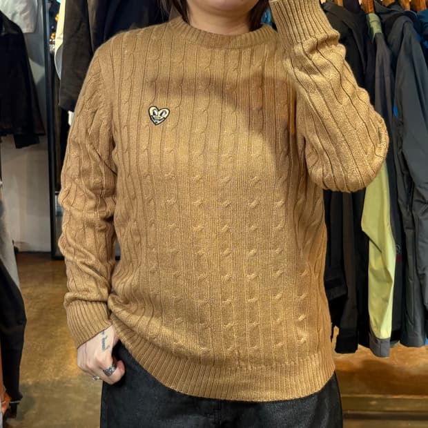 키스헤링 케이블 베이지 니트