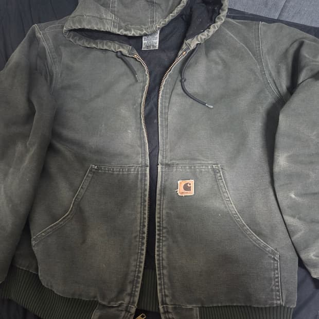 칼하트 j130 mos L 판매 합니다