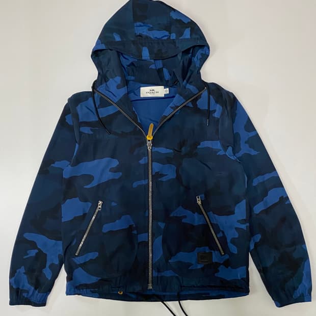 코치 카모플라쥬 후드 바람막이 M