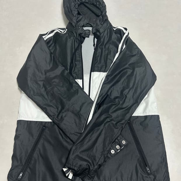 아디다스 바람막이