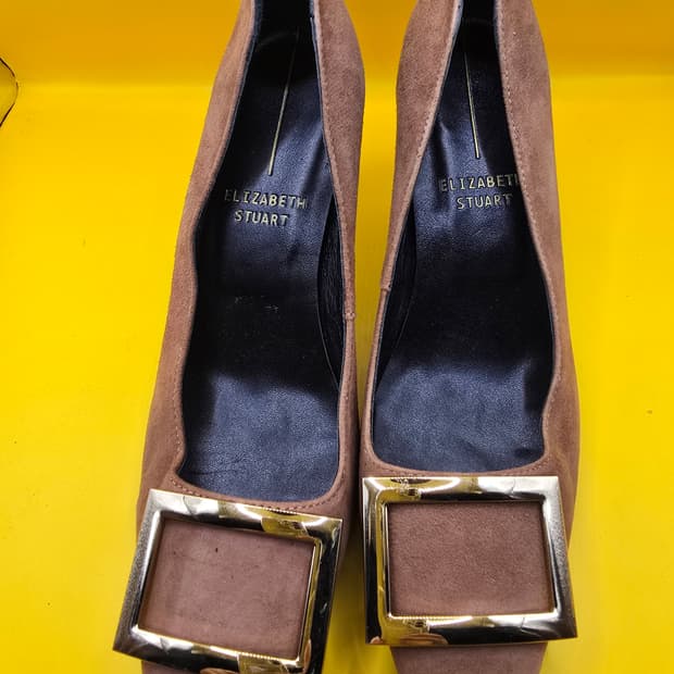 엘리자베스 스튜어트 스웨이드 펌프스 240