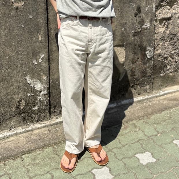 [32사이즈] 리바이스 스트레이트 핏 에크루 데님 팬츠 팝니다