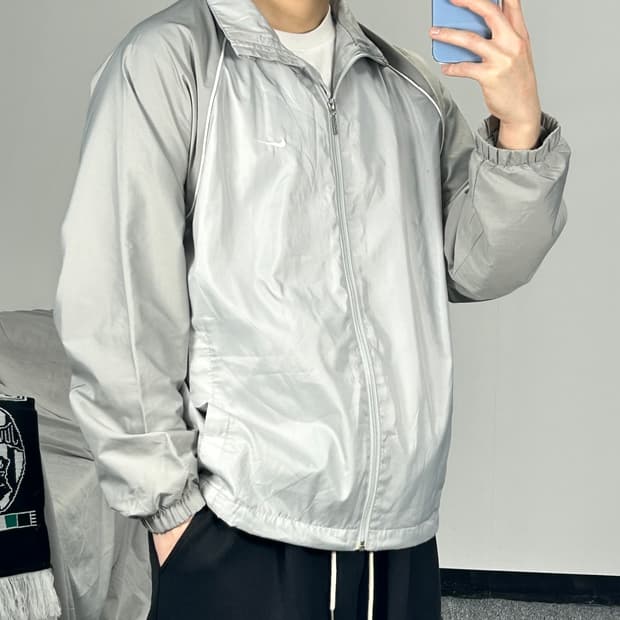 나이키 00‘s 울프그레이 올드스쿨 히든후드 바람막이 M