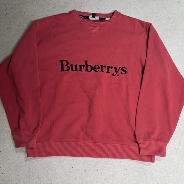 버버리 스펠아웃 맨투맨