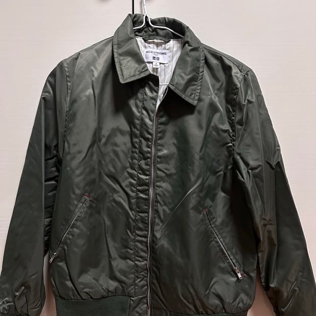 유니클로 이네스 자켓 M 카키 항공점퍼