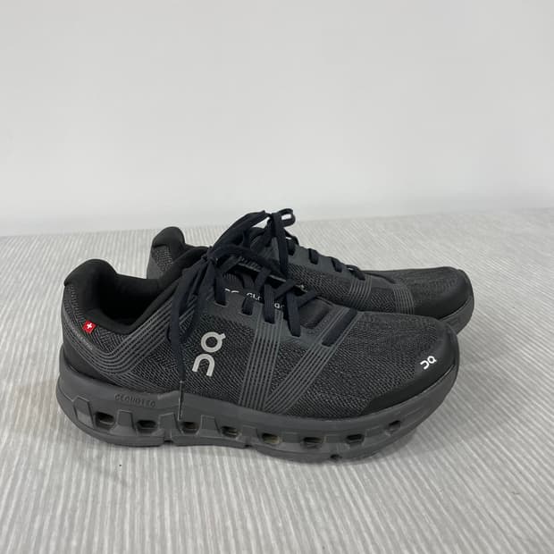 969) 온 러닝 클라우드고 블랙 이클립스 245mm