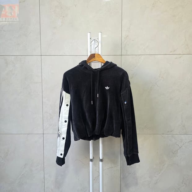 아디다스 크롭 벨로아후드