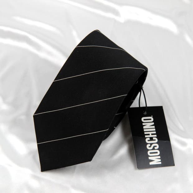모스키노 7.9cm 미사용 S등급 이태리 명품넥타이