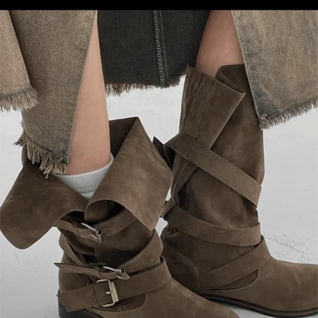 블랙업 스웨이드 미들부츠