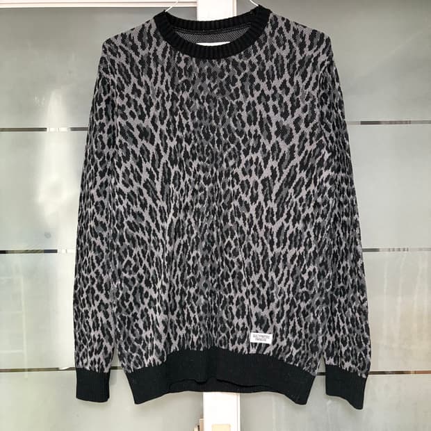 와코마리아 18fw 레오파드 니트 자카드 스웨터