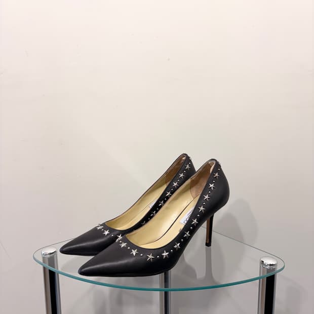 지미추 스타 스터드 레더 힐 펌프스