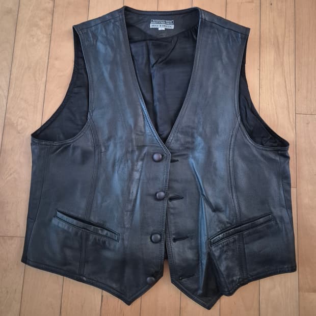 검정색 가죽 베스트