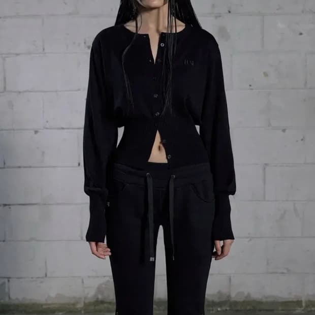 보헤미안서울 에센셜 라운드 넥 가디건 블랙