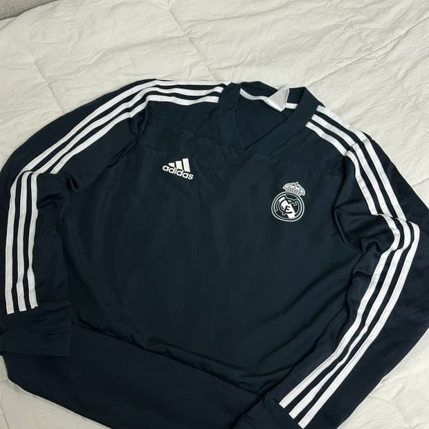 아디다스 레알마드리드 드릴탑 미디움