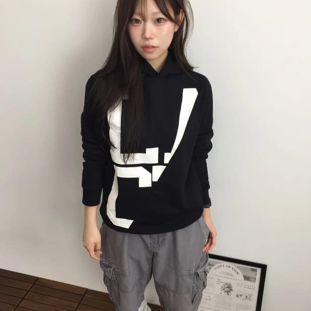JPN Beno Big Logo Graphic Hoodie