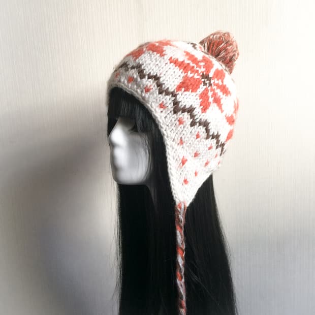  Nordic mood pom beanie