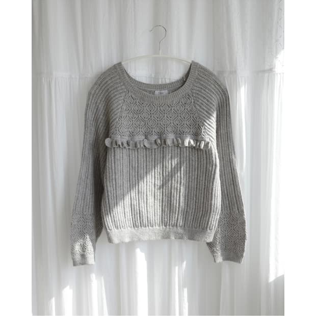 Light grey frill knit