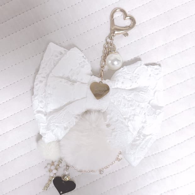 스쿠쿠빈티지 리본 폼폼이 퍼 키링 히메갸루 라떼갸루