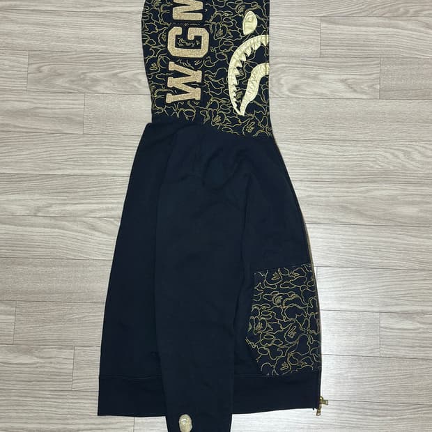 베이프 후드집업 23주년 한정판 L사이즈