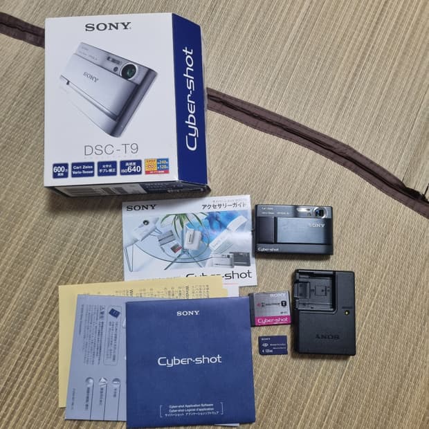 일본 소니 빈티지디카 박스포함 블랙컬러 작례ok 사이버샷 DSC T10