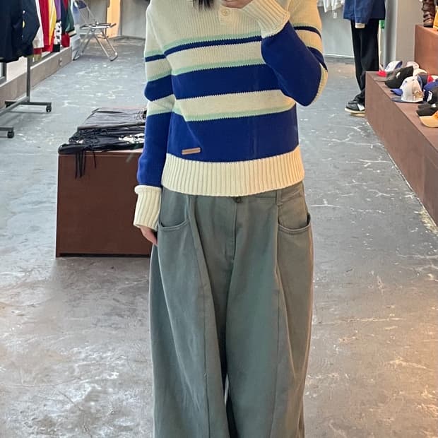 마리떼 프랑소와저버 카라넥 크롭 스웨터 H1152